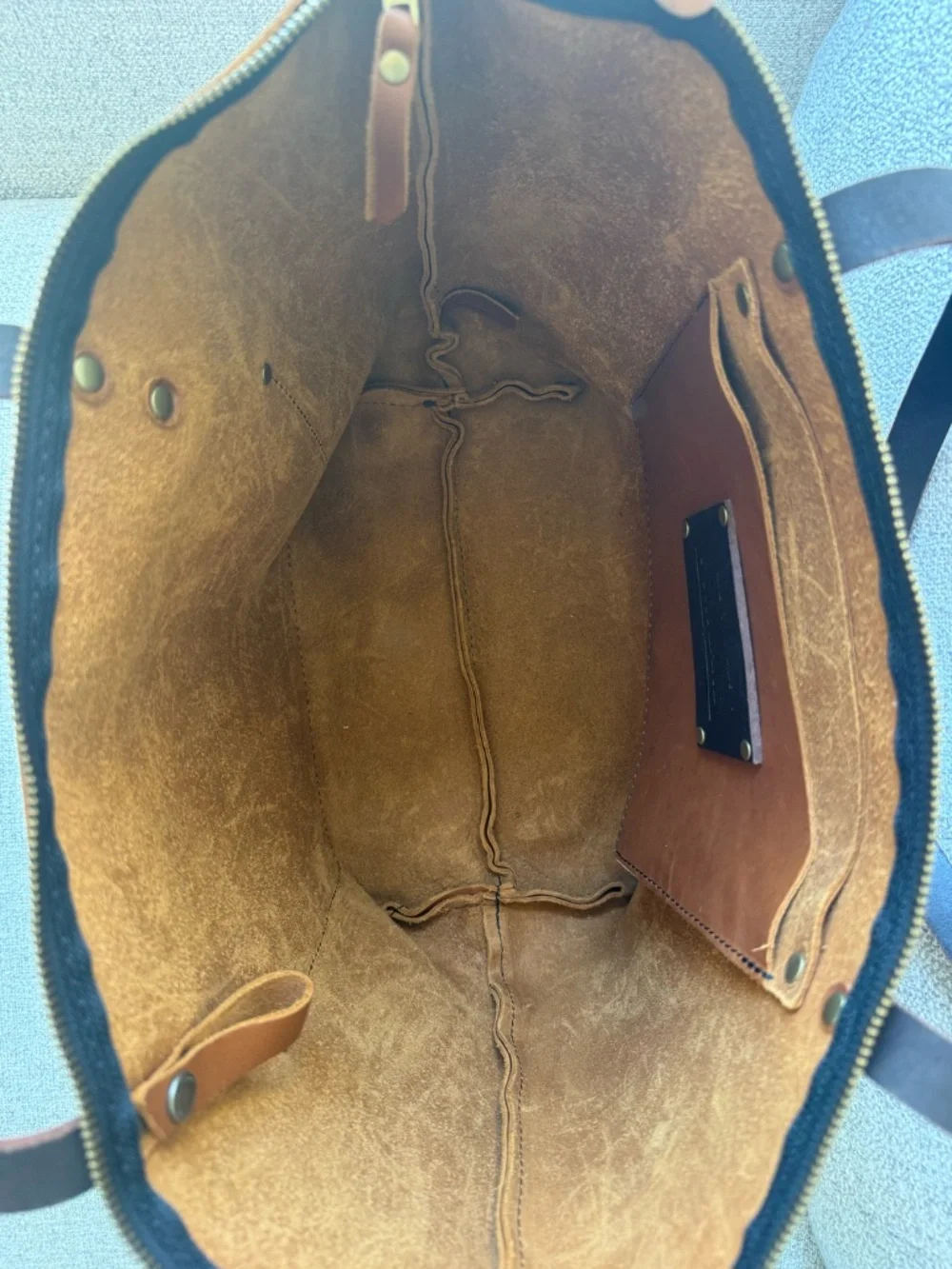 Portland Leather Tote Bag Zipper in Honey - Large - Picture 3 of 4